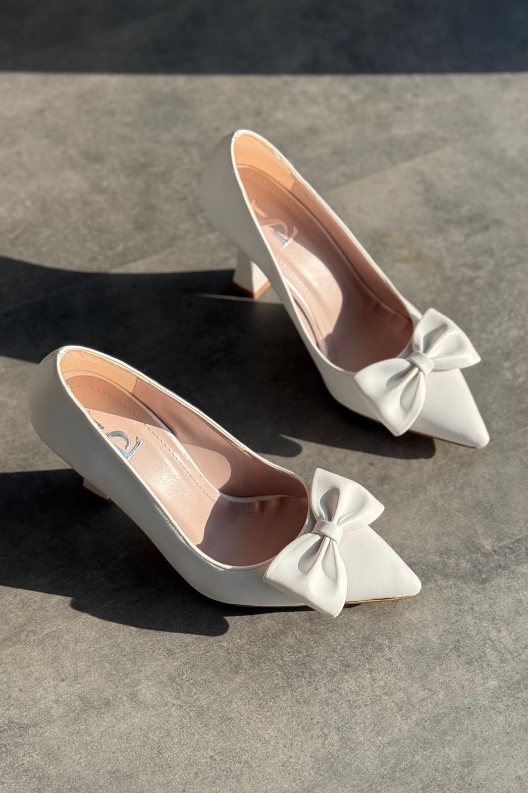 Odrin Mat Deri Beyaz Fiyonk Detaylı Stiletto - ILOVESHOES