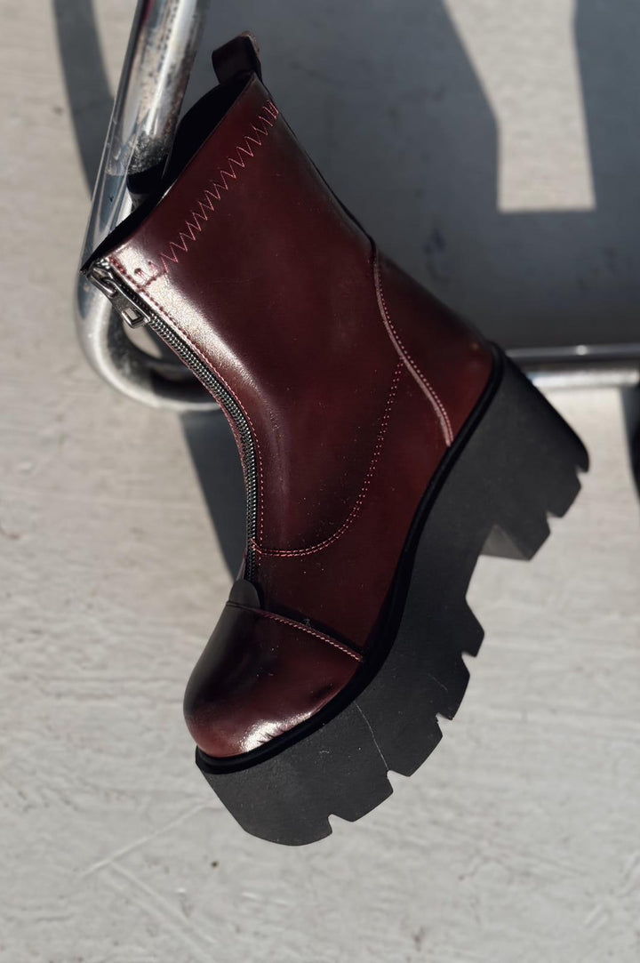 Lansdor Matte Leather High Sole Claret Red Women&