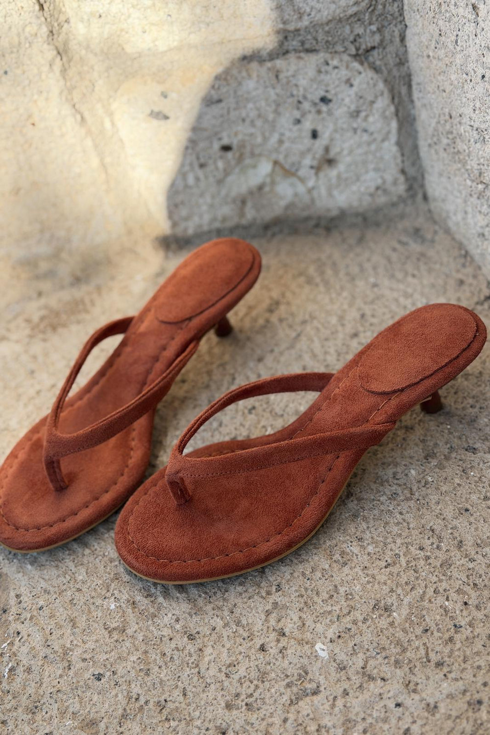 Arlene Topuklu Parmak Arası Terlik Kiremit Süet - ILOVESHOES