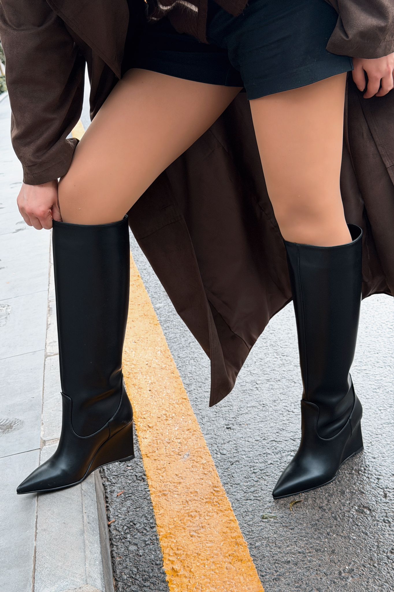 Ravita Kadın Dolgu Topuklu Çizme Siyah Mat Deri - ILOVESHOES