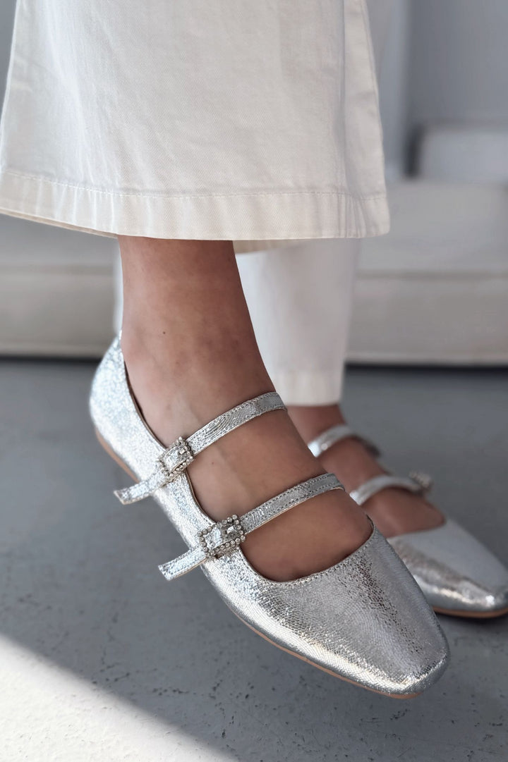 Harwor Parlak Deri Toka Detaylı Kadın Babet Gümüş - ILOVESHOES Türkiye