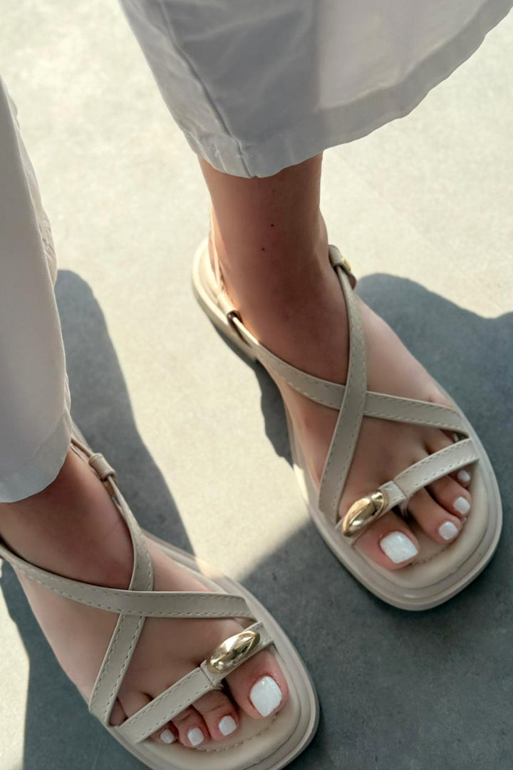 Pavia Mat Deri Bej Parmakarası Kadın Sandalet - ILOVESHOES