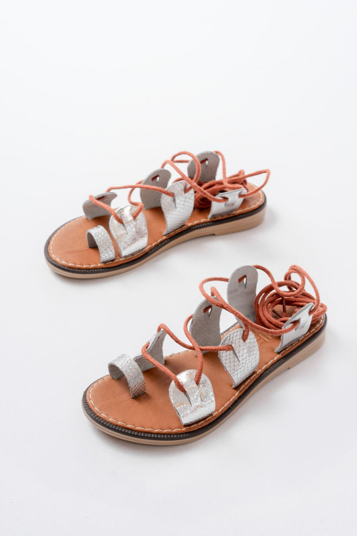 Aliris Hakiki Deri Gümüş Bağcıklı Düz Kadın Sandalet - ILOVESHOES