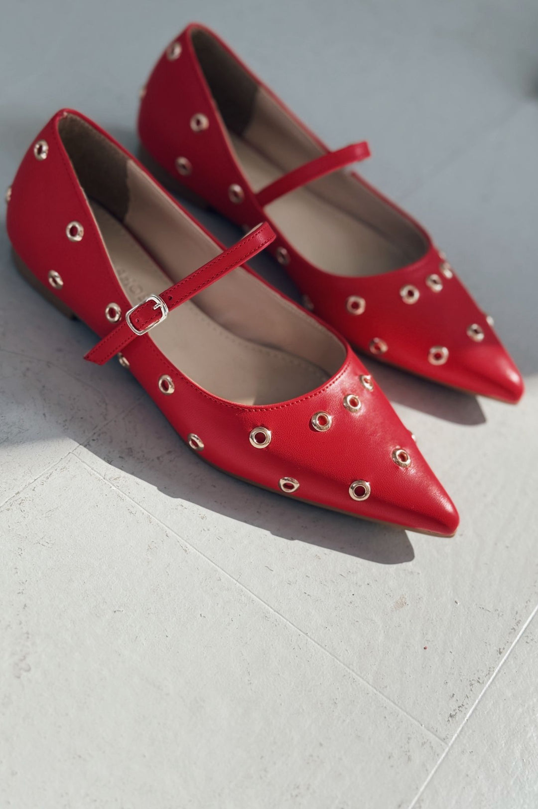 Zelix Mat Zımba Detaylı Kırmızı Kadın Babet - ILOVESHOES