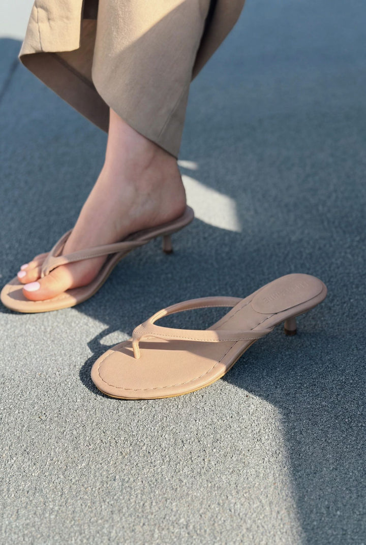 Arlene Nude Mat Deri Kadın Parmak Arası Topuklu Terlik - ILOVESHOES