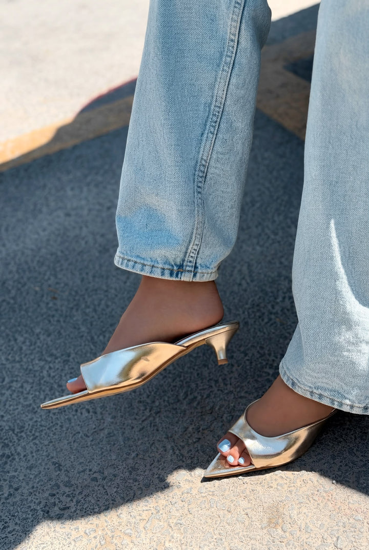 Boreni Gold Parlak Deri Kadın Topuklu Terlik - ILOVESHOES