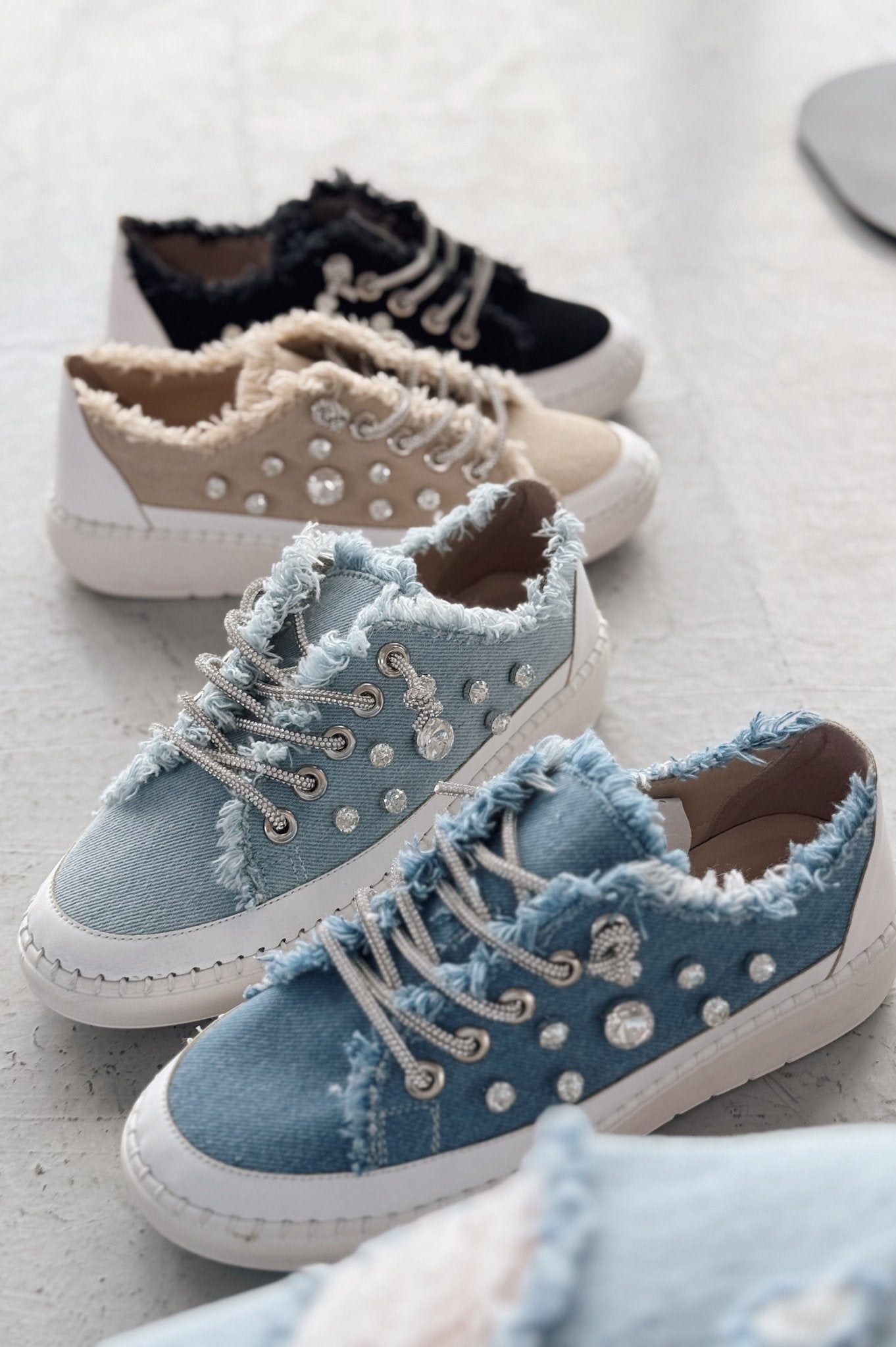 Monove Taş Detaylı Açık Mavi Jean Kadın Spor Ayakkabı - ILOVESHOES