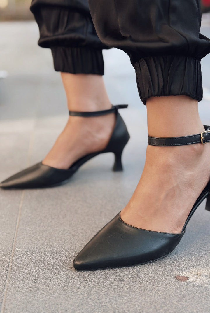 Arlin Siyah Mat Deri Kadın Stiletto