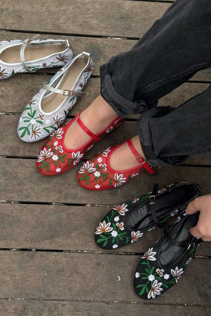 Krysol Nakış Detaylı Siyah File Babet