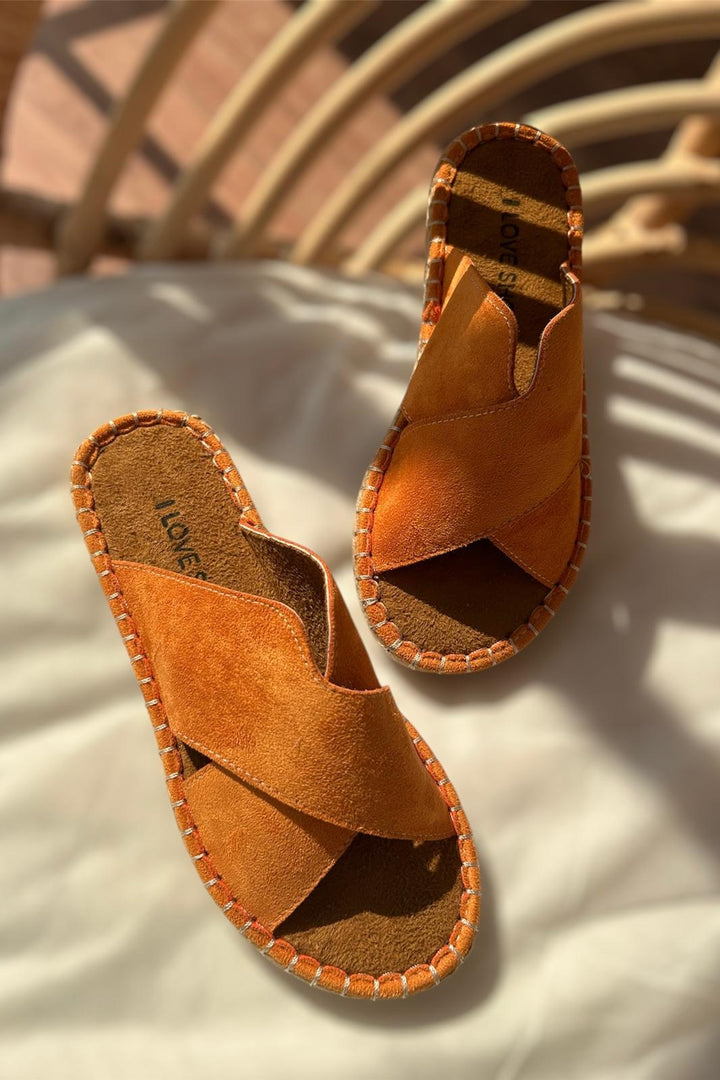 Orind Süet Çapraz Bant Detaylı Kadın Terlik Turuncu - ILOVESHOES