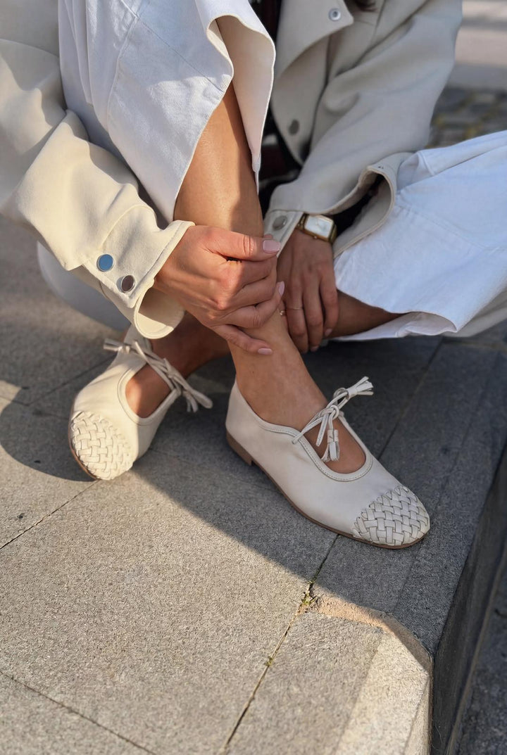 Talorin Hakiki Deri Kadın Bağcıklı Babet Bej - ILOVESHOES