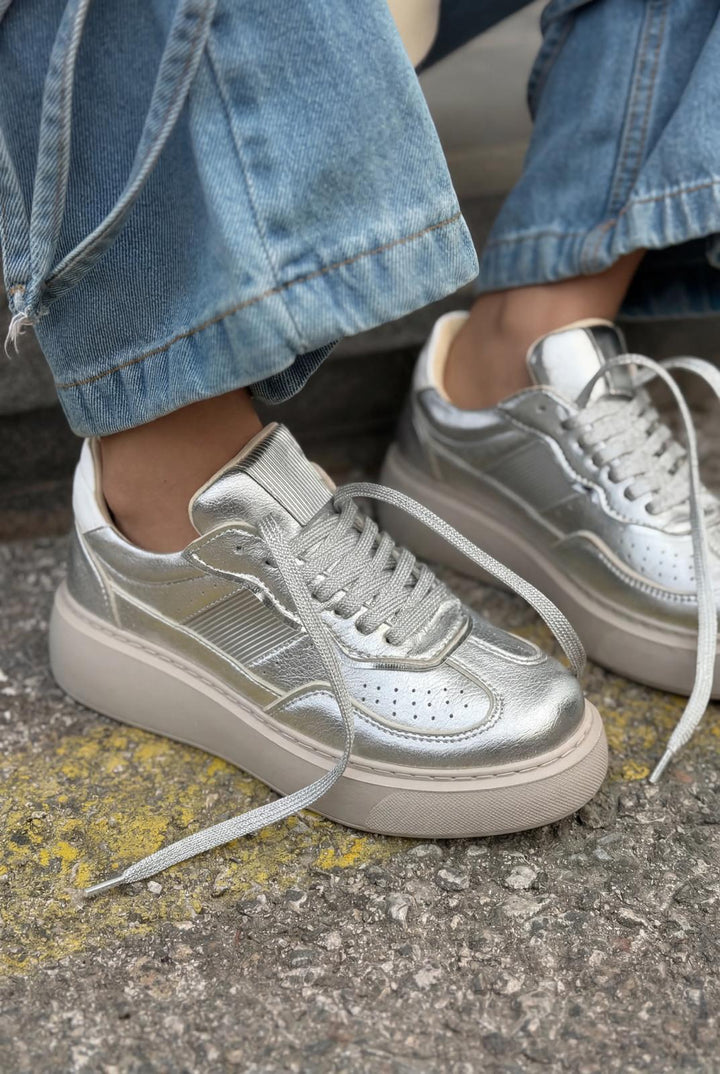 Larisa Kadın Spor Ayakkabı Gümüş Parlak Deri - ILOVESHOES