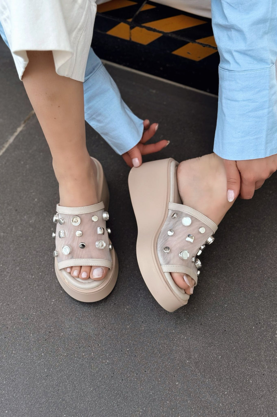 Palien Mat Bej Zımba Detaylı Dolgu Topuklu Kadın Terlik - ILOVESHOES