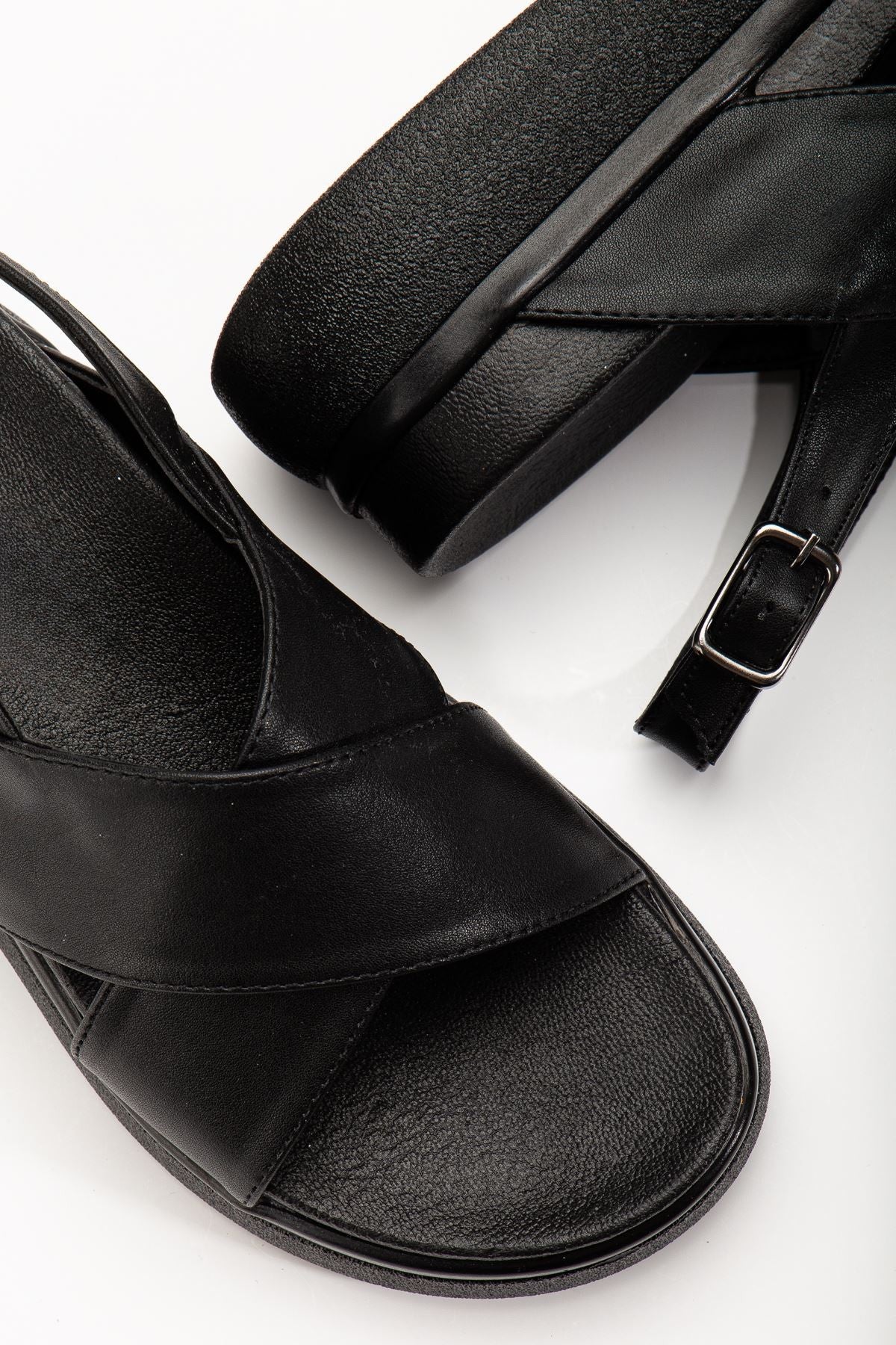 Talinea Mat Siyah Çapraz Bantlı Kadın Sandalet - ILOVESHOES