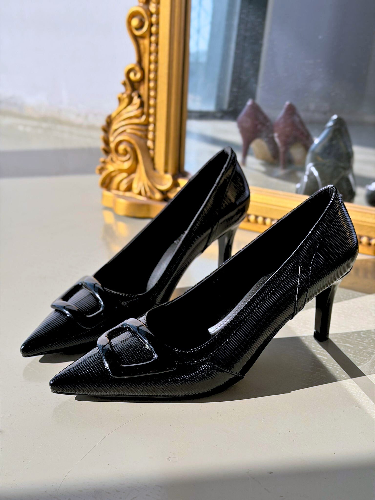 Finrel Stiletto Siyah Rugan Toka Detaylı - ILOVESHOES