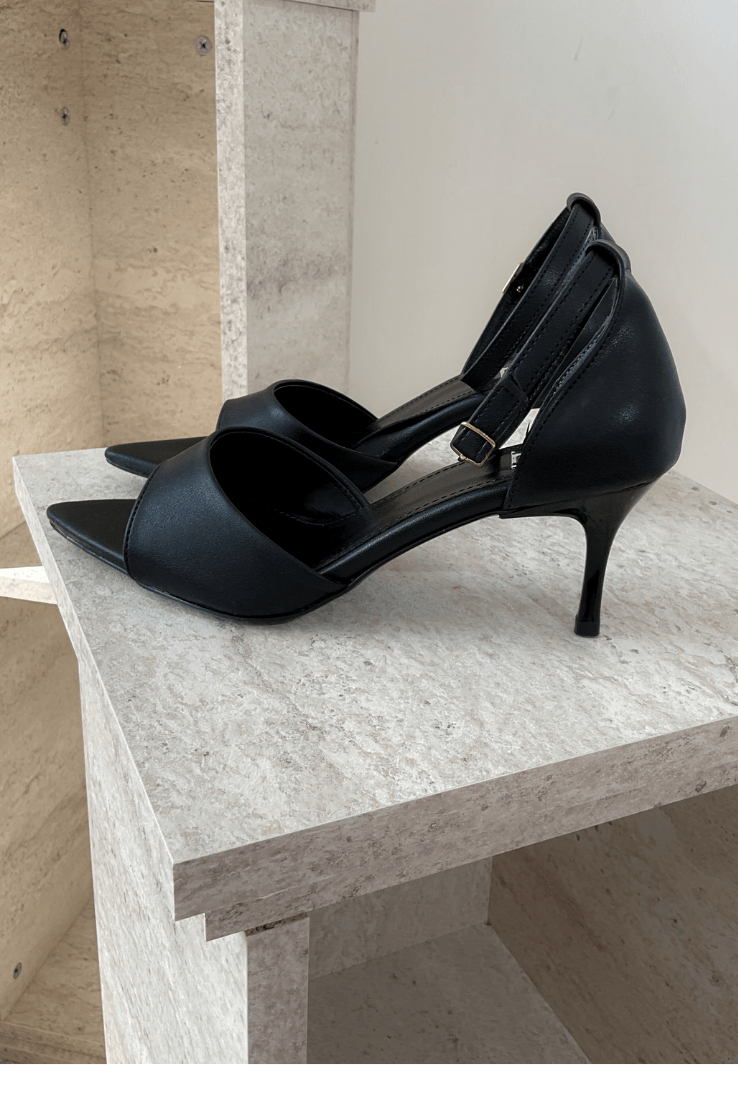 Roswed Mat Deri Toka Detaylı Sandalet Siyah - ILOVESHOES