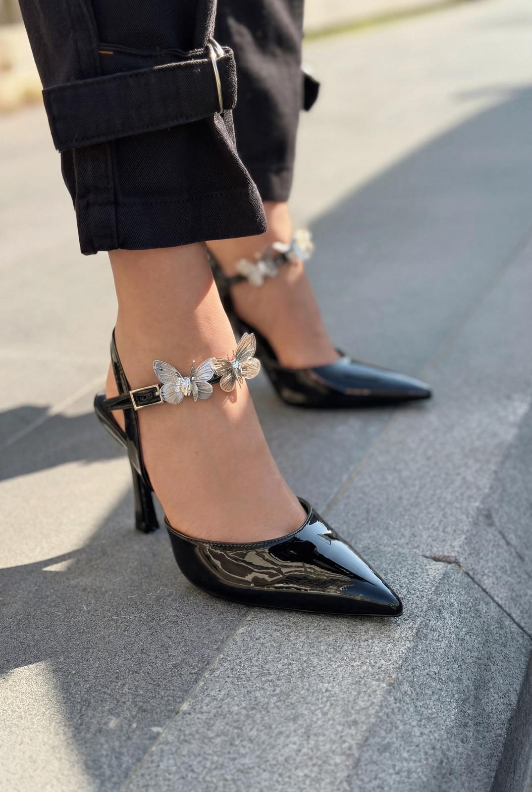 Senar Stiletto Siyah Rugan Kelebek Detaylı - ILOVESHOES