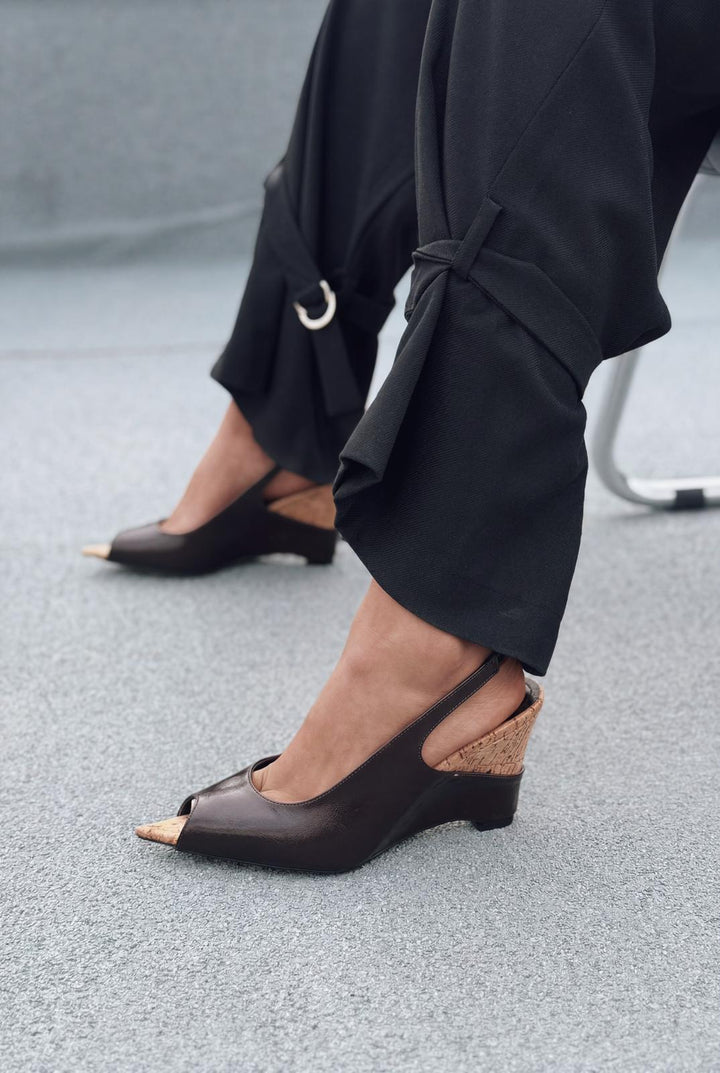 Nerov Acıkahve Kırışık Deri Kadın Dolgu Topuklu Sandalet - ILOVESHOES