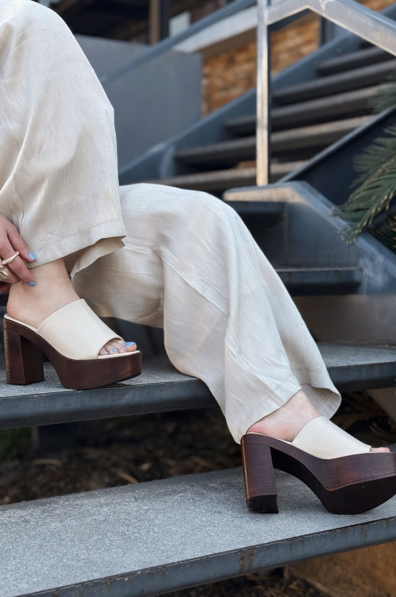 Rinaxsa Mat Deri Bej Platform Topuklu Kadın Terlik - ILOVESHOES