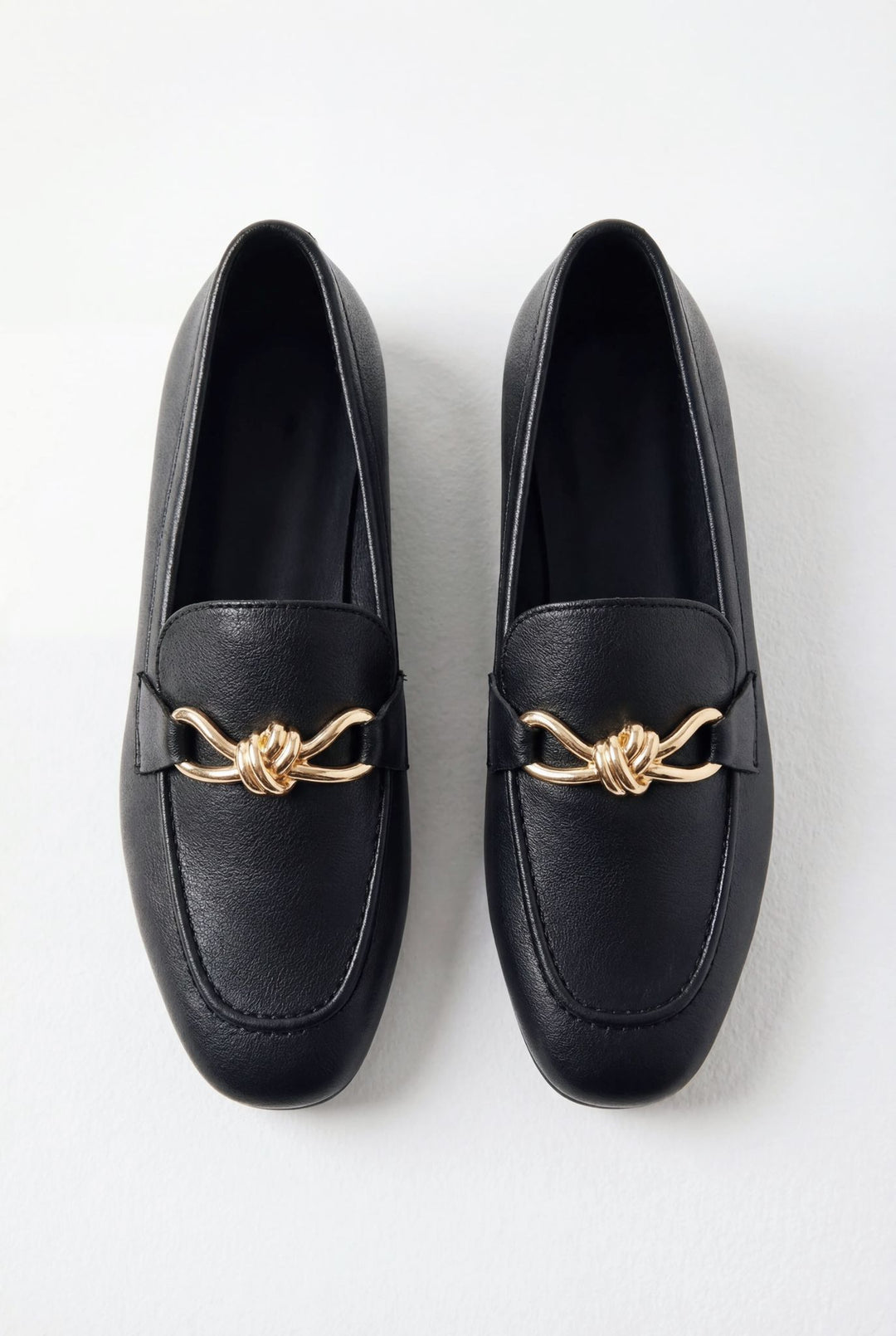 Avelis Kadın Loafer Siyah Mat Deri Fiyonk Detaylı - ILOVESHOES