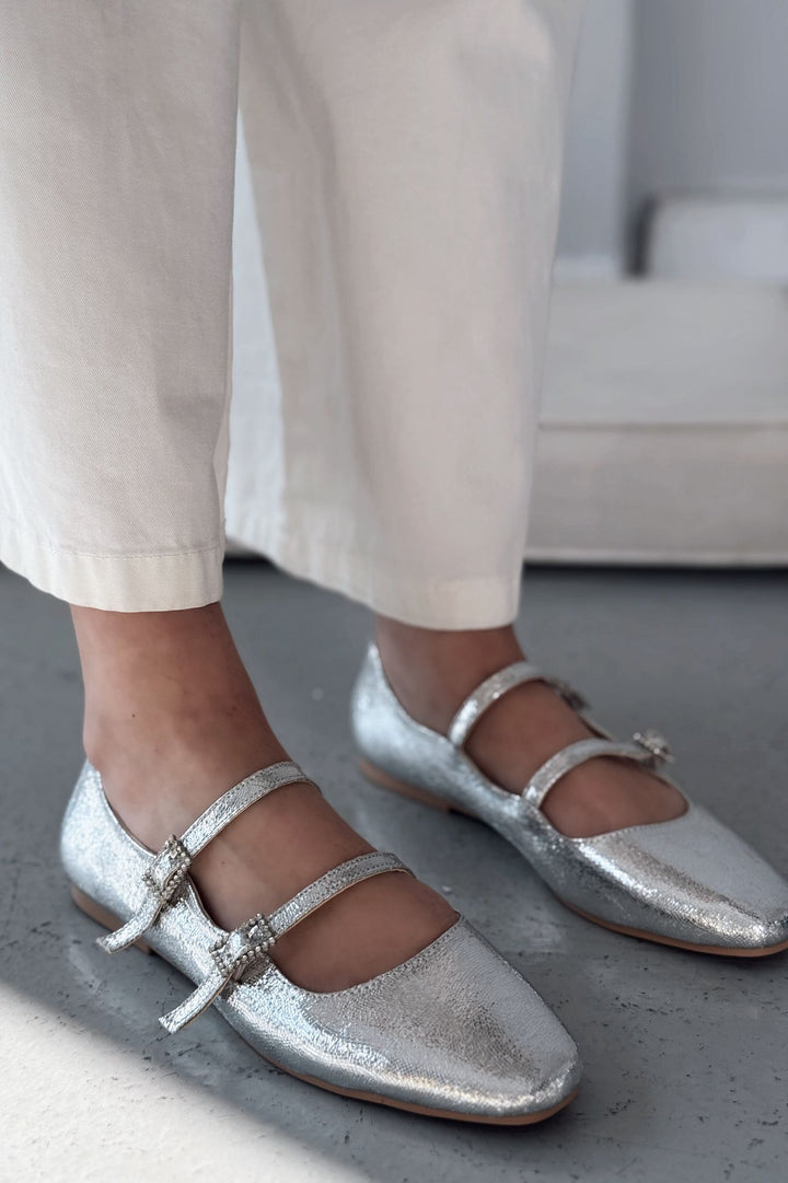 Harwor Parlak Deri Toka Detaylı Kadın Babet Gümüş - ILOVESHOES Türkiye