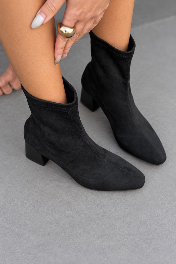 Delsia Siyah Süet Kadın Streç Bot - ILOVESHOES