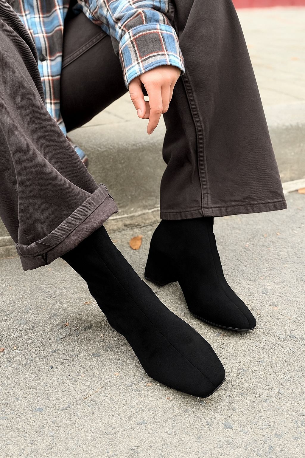 Jornel Kadın Topuklu Streç Bot Siyah Süet - ILOVESHOES