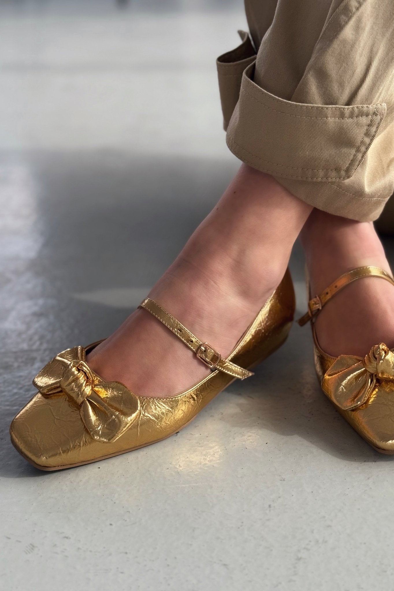 Ratins Kırışık Deri Gold Kurdele Detaylı Kadın Babet - ILOVESHOES