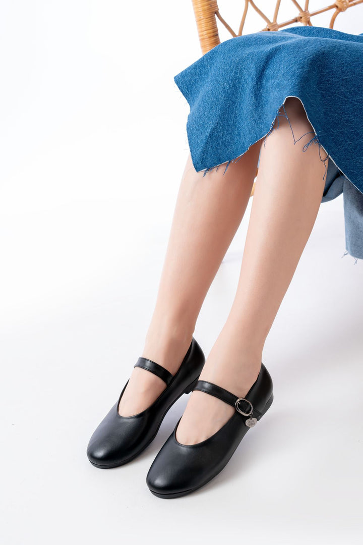 Altren Mat Deri Siyah Kadın Babet