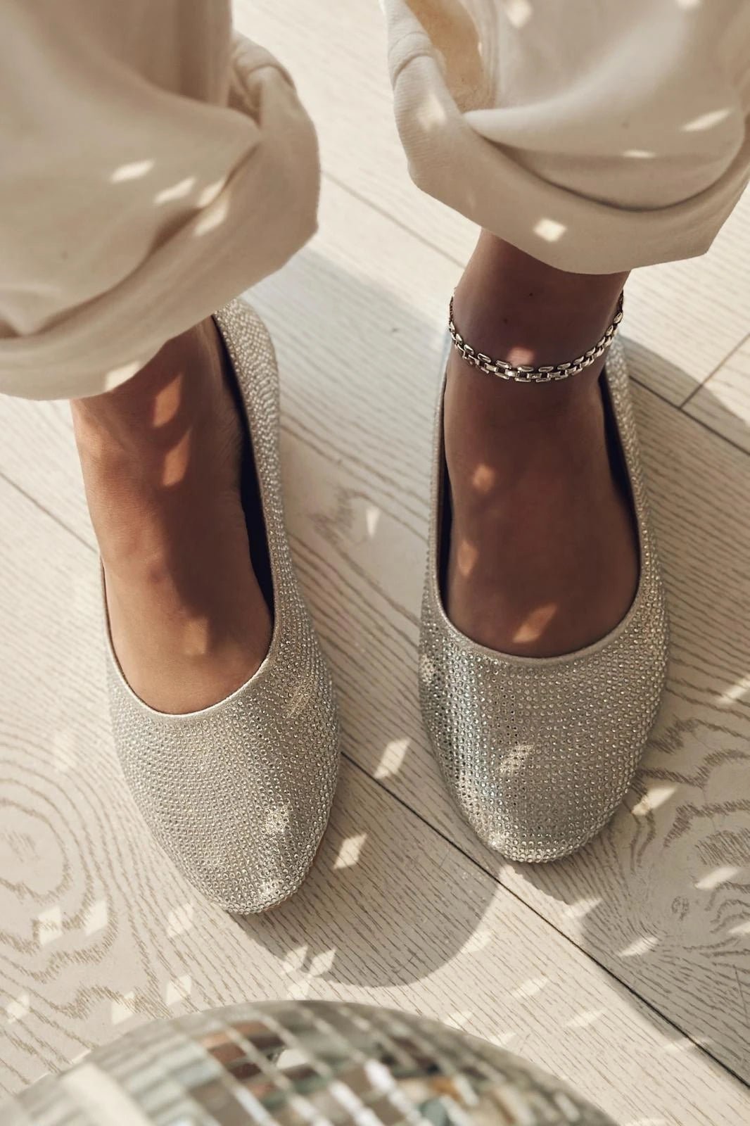 Lodiya Saten Taş Detaylı Babet Gümüş - ILOVESHOES