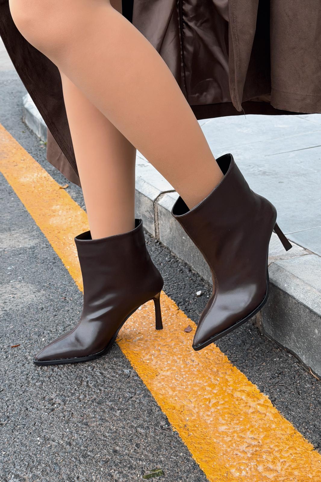 Elarin Kadın Topuklu Bot Acıkahve Mat Deri - ILOVESHOES