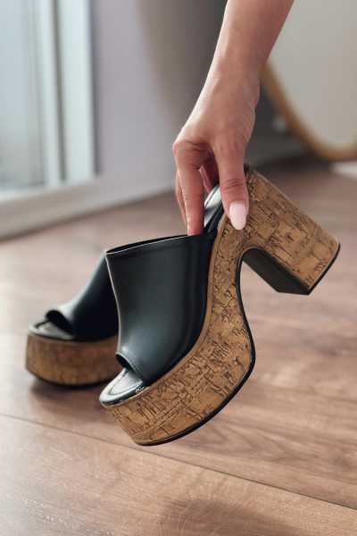 Lavina Mat Deri Siyah Platform Topuklu Terlik - ILOVESHOES