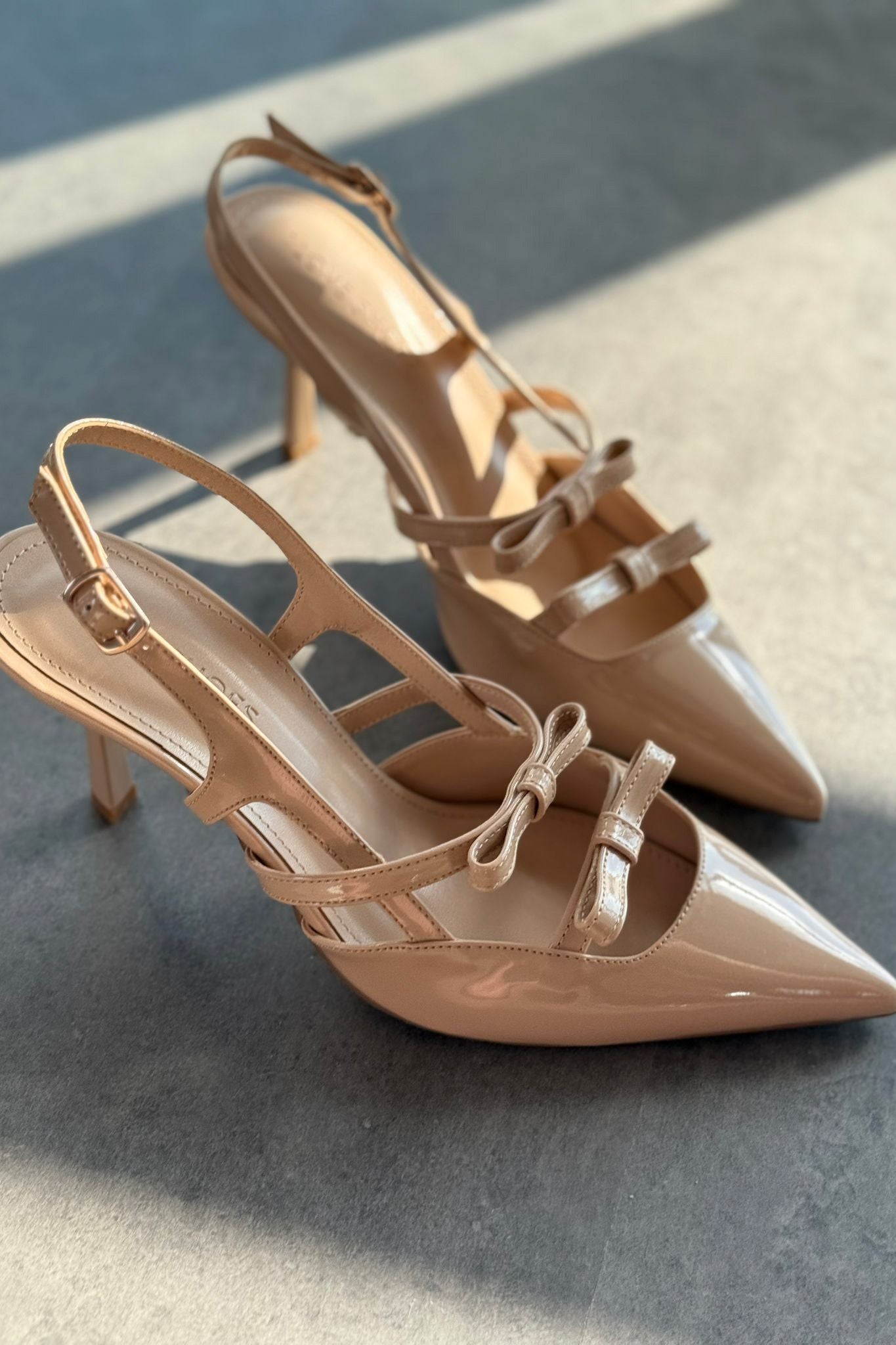 Montra Rugan Fiyonk Detaylı Bej Stiletto - ILOVESHOES