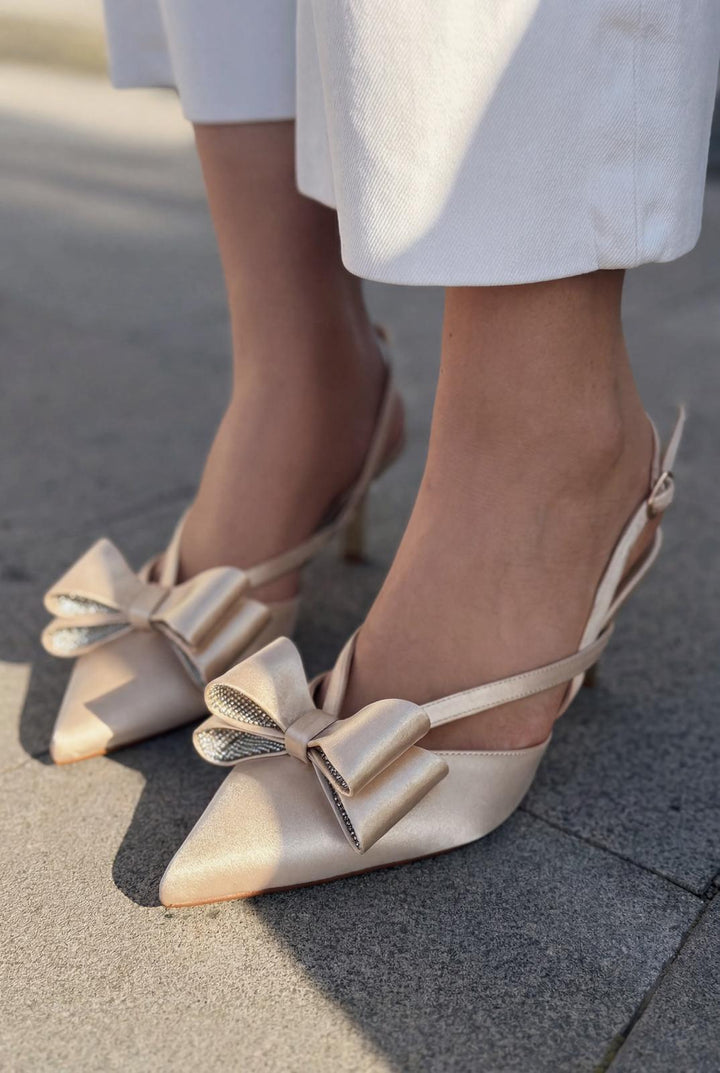 Brakel Stiletto Bej Saten Fiyonk Detaylı - ILOVESHOES