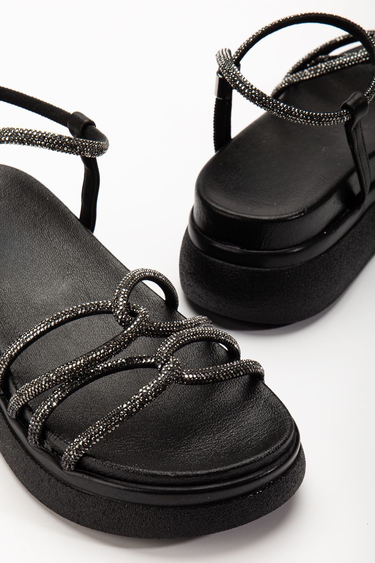 Tylinea Mat Siyah Platin Bantlı Kadın Sandalet - ILOVESHOES