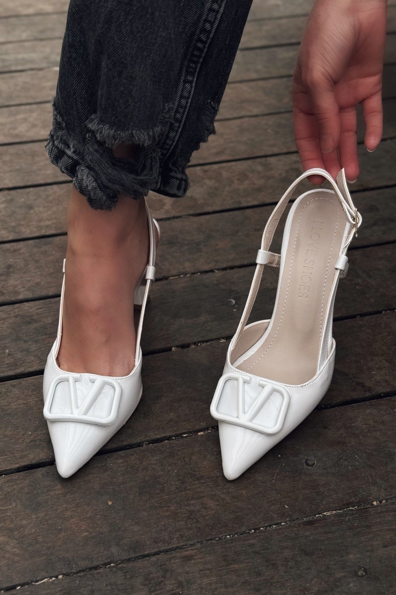 Lawixa Rugan Beyaz Toka Detaylı Stiletto