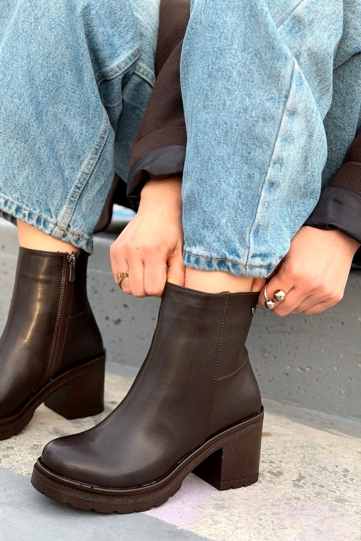Fivra Kahverengi Fermuarlı Kalın Topuklu Günlük Kadın Bot - ILOVESHOES