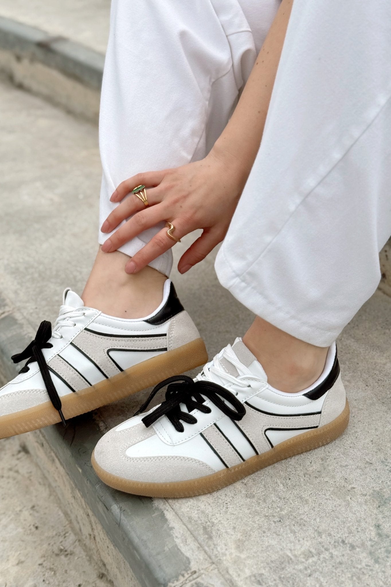 Ulisya Beyaz Termo Taban Günlük Kadın Spor Ayakkabı - ILOVESHOES Türkiye
