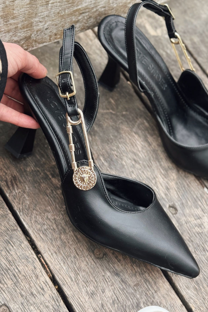 Relvor Mat Deri Siyah Toka Detaylı Stiletto