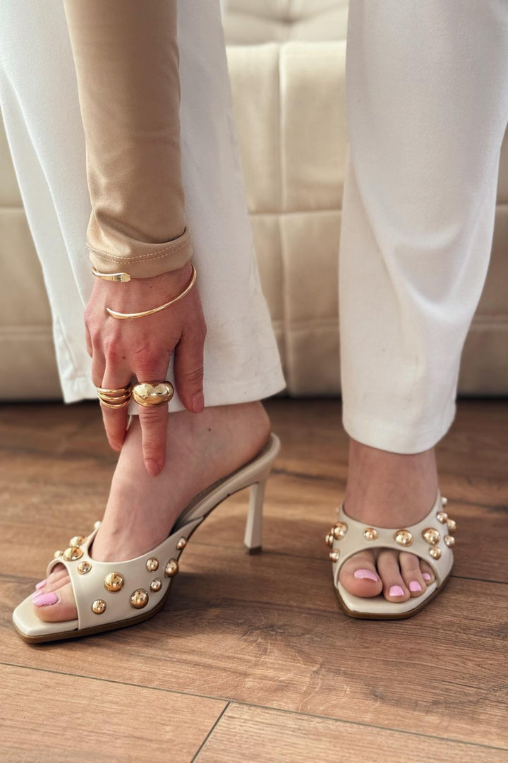Vynola Mat Deri Trok Detaylı Kadın Terlik Bej - ILOVESHOES