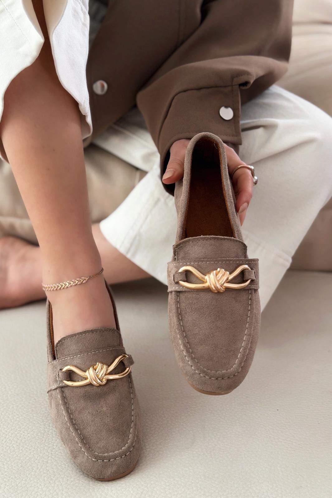 Avelis Kadın Loafer Vizon Süet Fiyonk Detaylı - ILOVESHOES