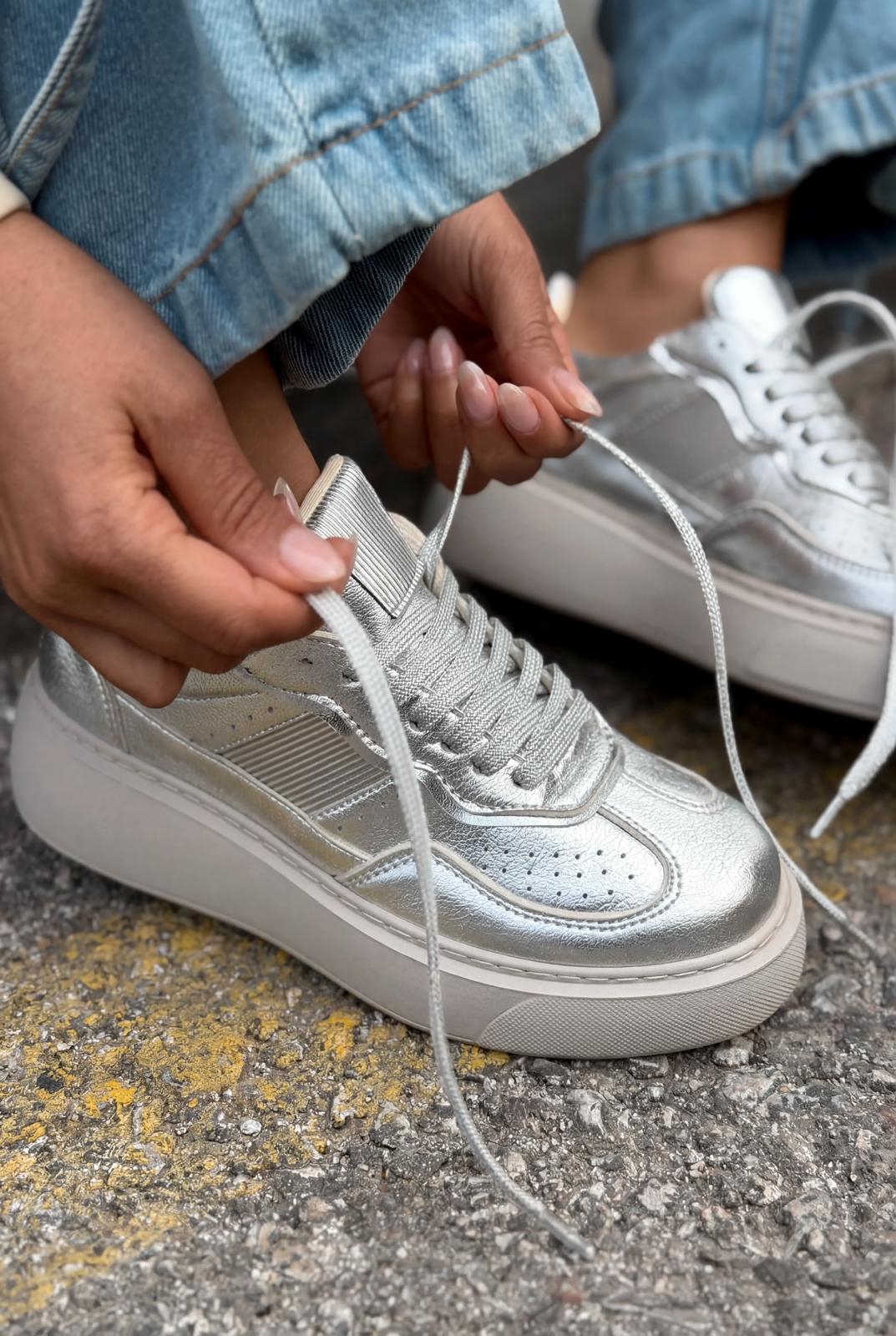 Larisa Kadın Spor Ayakkabı Gümüş Parlak Deri - ILOVESHOES