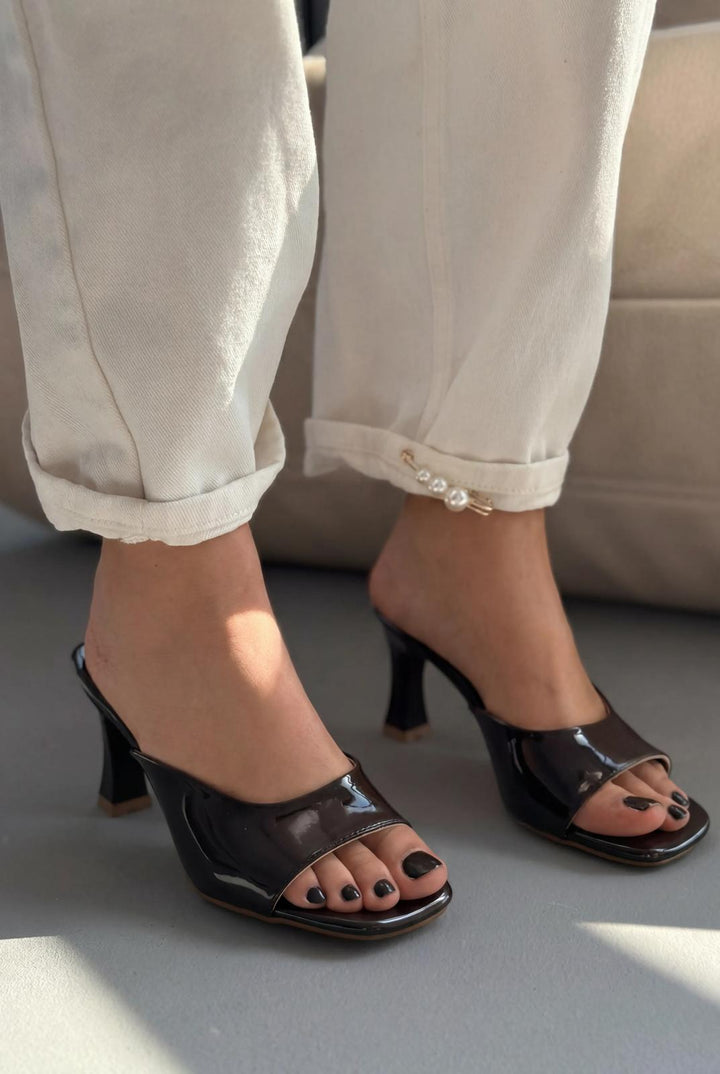 Arinor Topuklu Terlik Acıkahve Rugan - ILOVESHOES