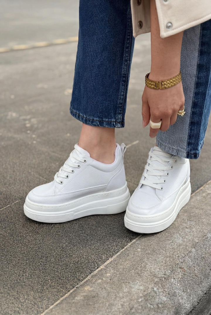 Korin Kadın Spor Ayakkabı Beyaz Mat Deri Gizli Topuklu - ILOVESHOES