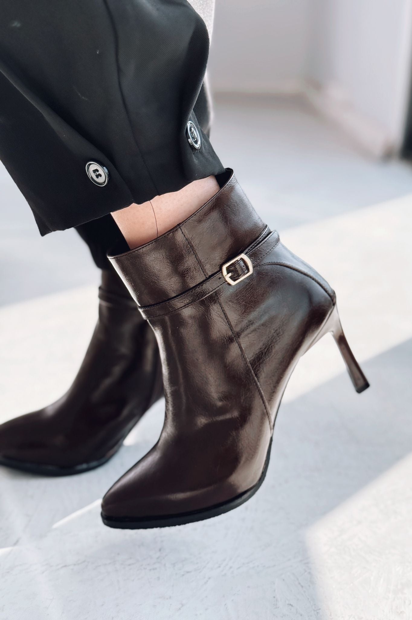 Virelo Kadın Topuklu Bot Acıkahve Parlak Deri - ILOVESHOES
