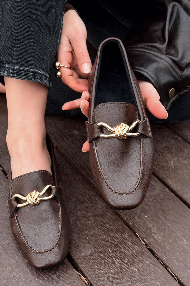 Avelis Kadın Loafer Acıkahve Mat Deri Fiyonk Detaylı - ILOVESHOES