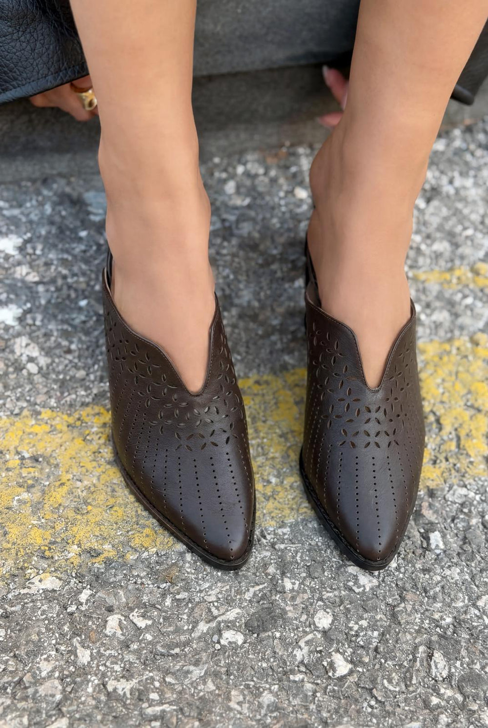 Noravina Hakiki Deri Topuklu Terlik Acıkahve - ILOVESHOES