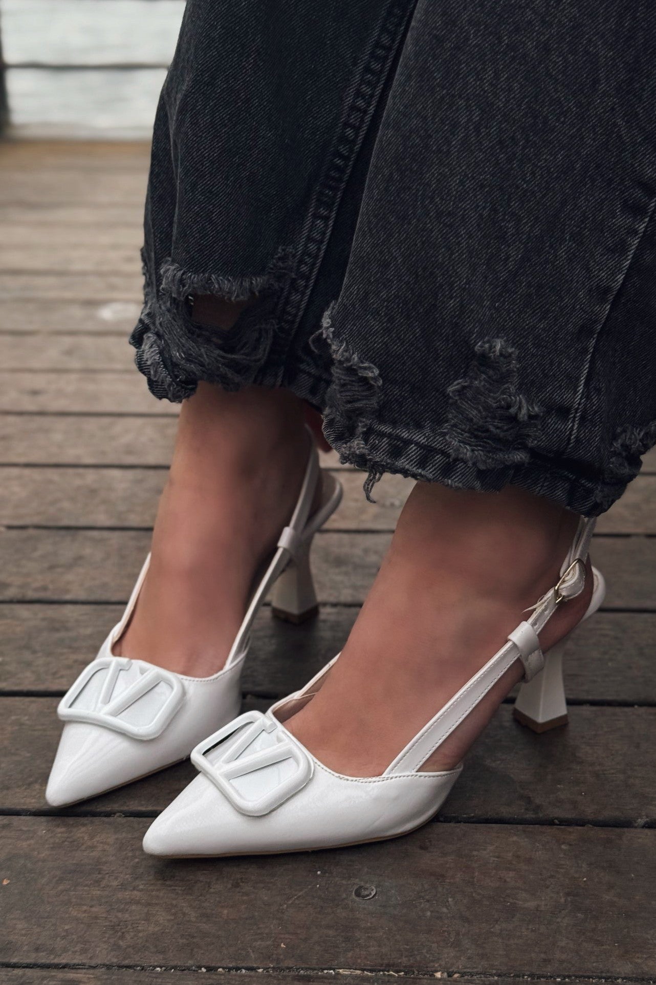 Lawixa Rugan Beyaz Toka Detaylı Stiletto