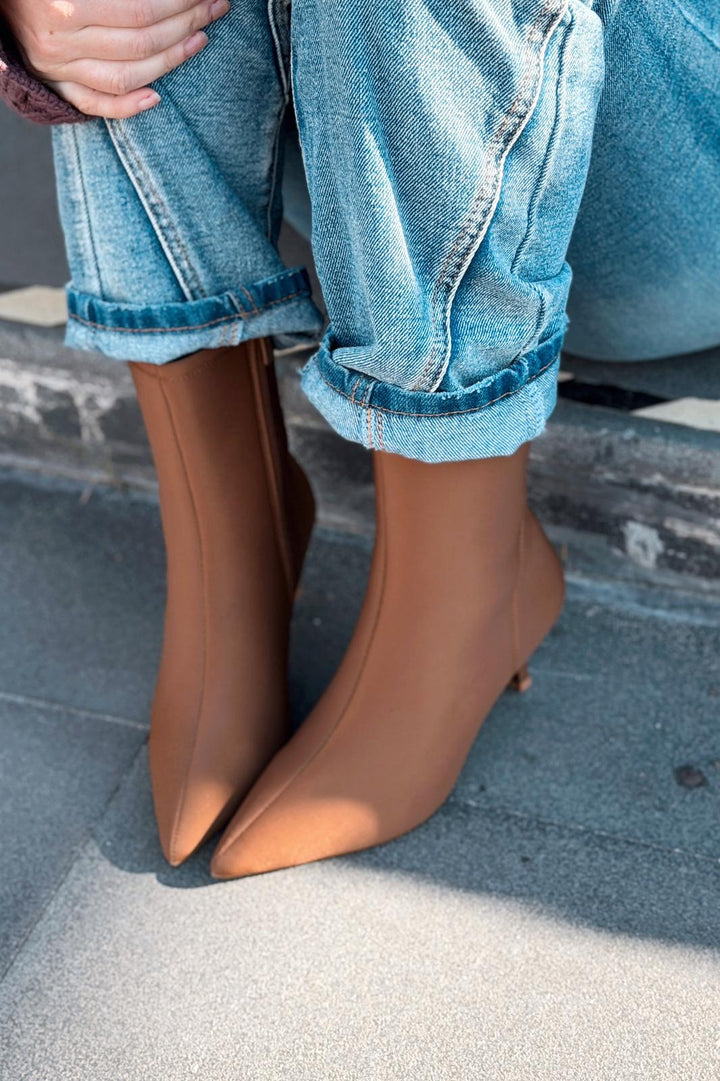 Evelin Kadın Dalgıç İnce Topuklu Bot Taba - ILOVESHOES