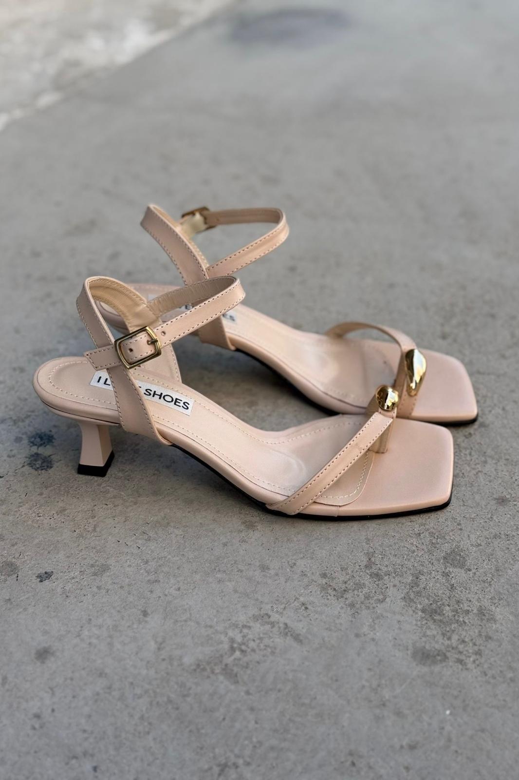 Pamori Mat Deri Bej Parmak Arası Topuklu Sandalet - ILOVESHOES